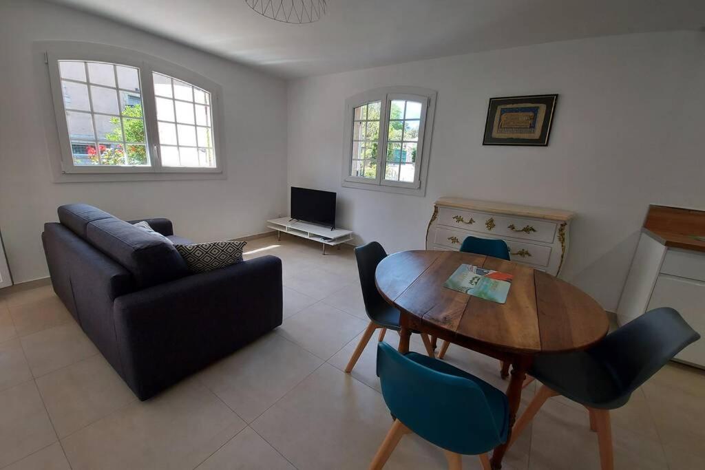 Appartement Superbe T2 lumineux 3*** 10 mn à pied de la plage à Le Pradet Extérieur photo
