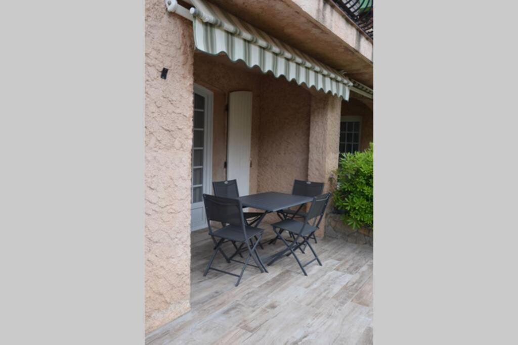 Appartement Superbe T2 lumineux 3*** 10 mn à pied de la plage à Le Pradet Extérieur photo